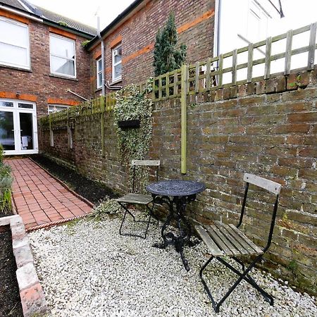 Quirky Spacious Ground Floor Victorian Garden Flat Вётинг Экстерьер фото
