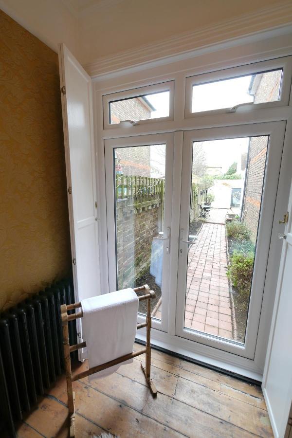 Quirky Spacious Ground Floor Victorian Garden Flat Вётинг Экстерьер фото